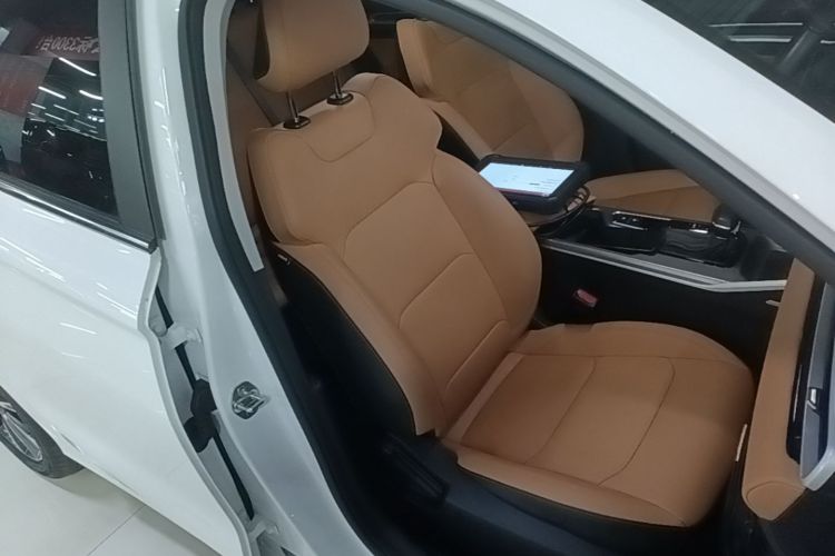 GEELY Emgrand 2024 car image #24