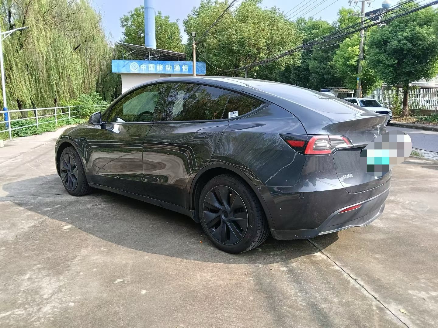 Tesla Model Y 2024 #2 Tesla Model Y 2024 car image #2