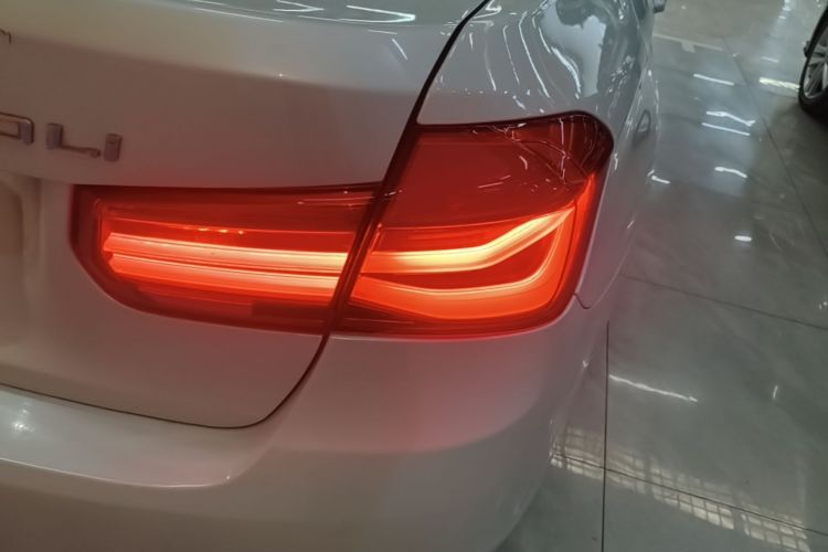 BMW 3 Series 2016 #8 BMW 3 Series 2016 car image #8