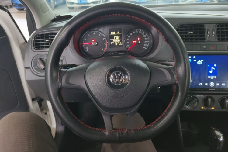Volkswagen Polo 2016 #11 Volkswagen Polo 2016 car image #11