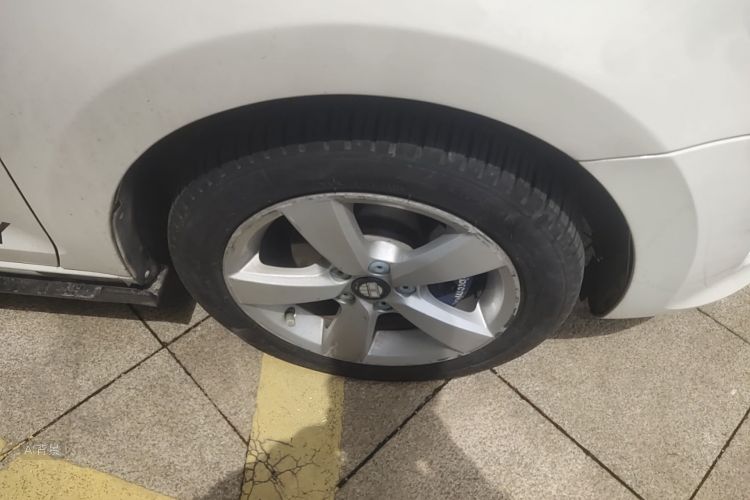 Volkswagen Santana 2015 صورة سيارة #9