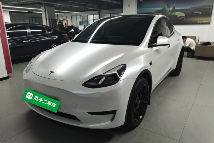 Tesla Model Y 2024 #2 Tesla Model Y 2024 car image #2