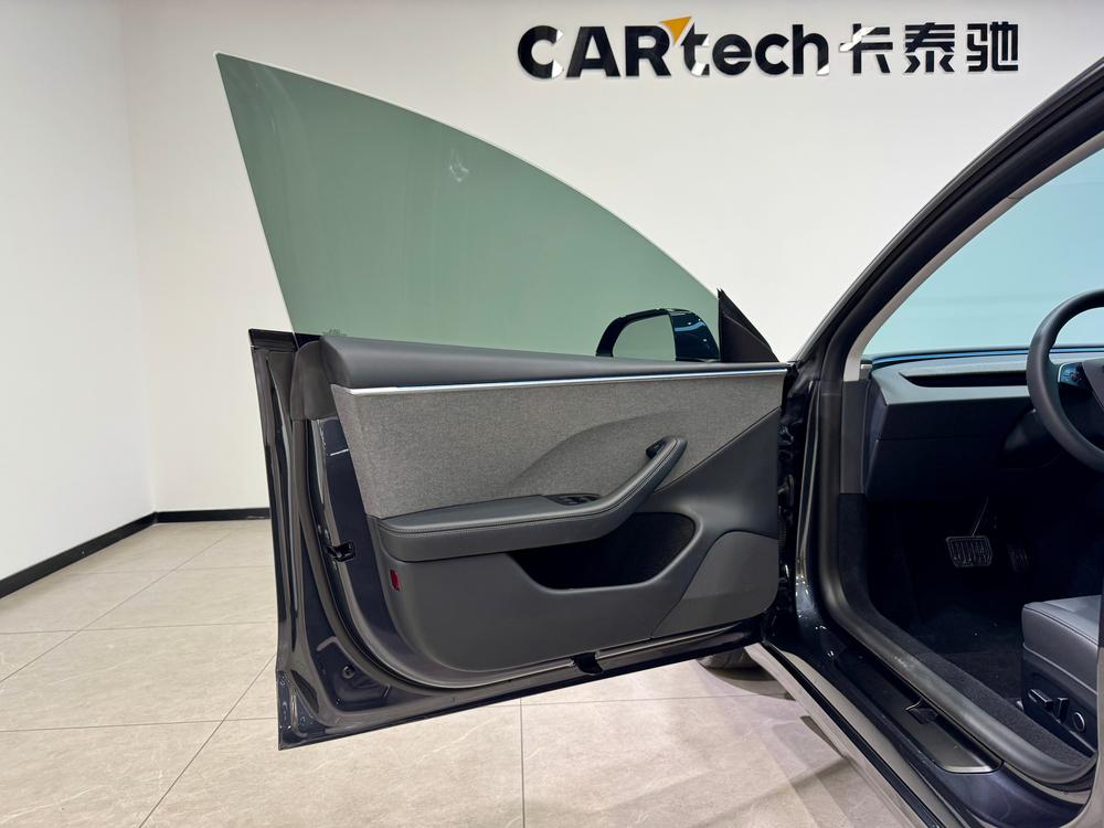 Tesla Model 3 2024 car image #23