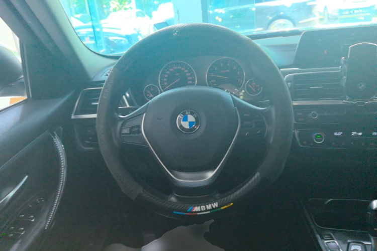 BMW 3 Series 2018 #11 BMW 3 Series 2018 car image #11