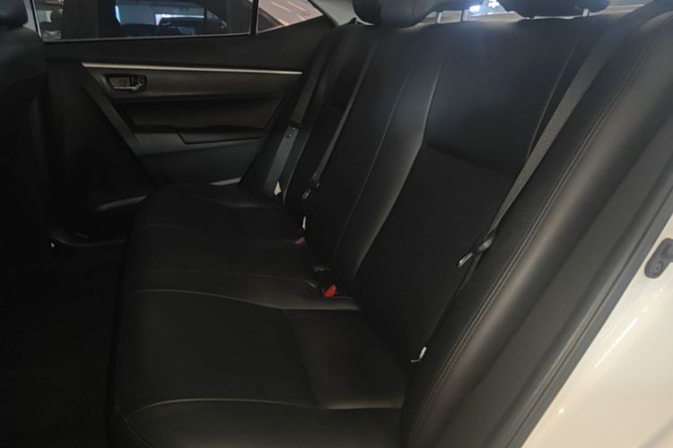 Toyota Corolla 2018 immagine di auto #17