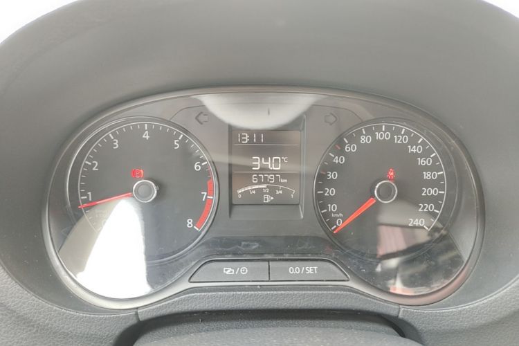 Volkswagen Polo 2017 car image #12
