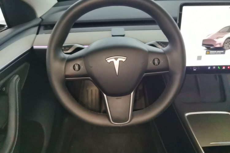 Tesla Model Y 2024 #11 Tesla Model Y 2024 immagine di auto #11