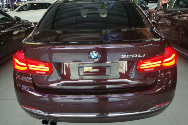 BMW 3 Series 2017 car image #6