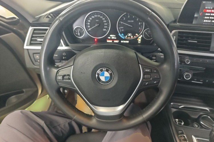 BMW 3 Series 2017 immagine di auto #11