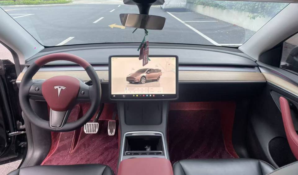 Tesla Model Y 2022 car image #9