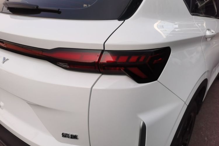 GEELY Coolray 2025 car image #8