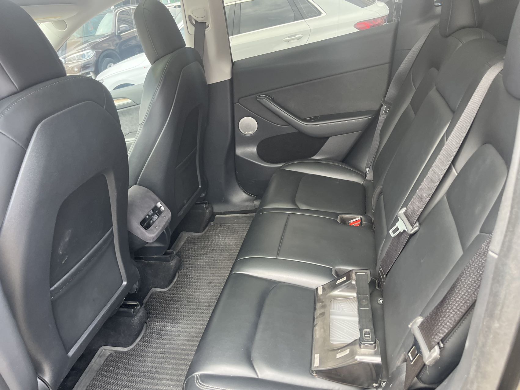 Tesla Model Y 2021 #4 Tesla Model Y 2021 car image #4