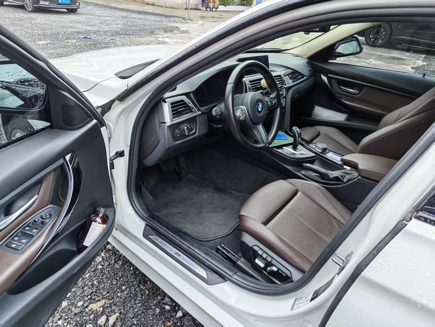 BMW 3 Series 2019 car image #2