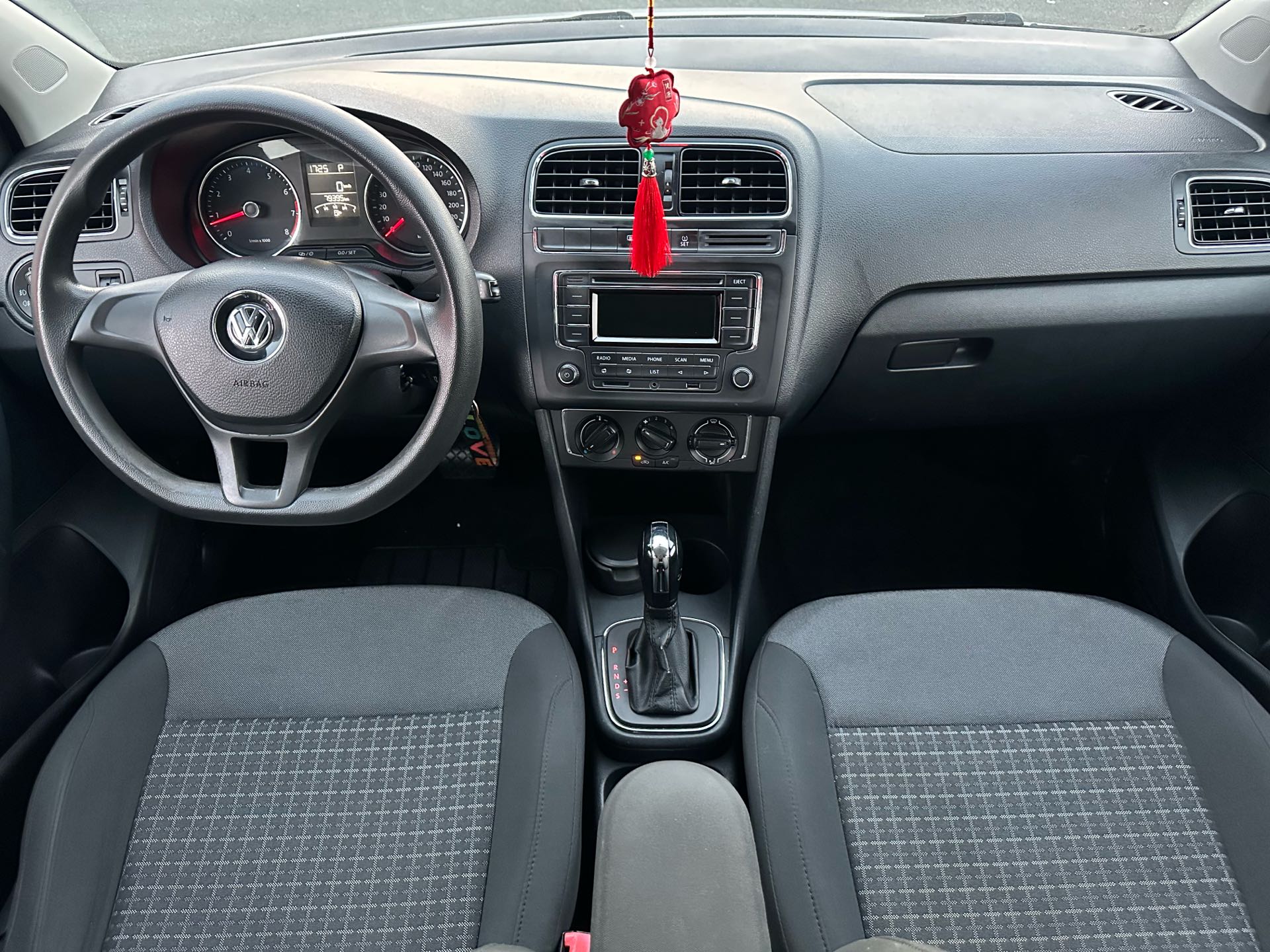 Volkswagen Polo 2015 immagine di auto #5