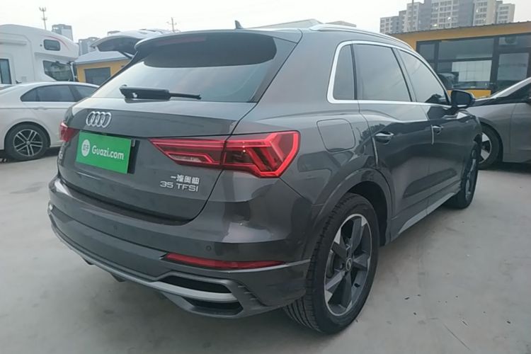 Audi Q3 2022 car image #7