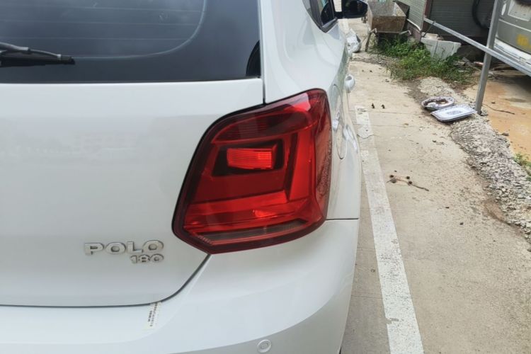 Volkswagen Polo 2019 car image #8