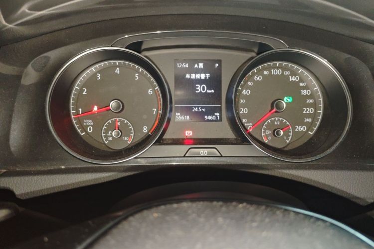 Volkswagen Golf 2020 car image #8