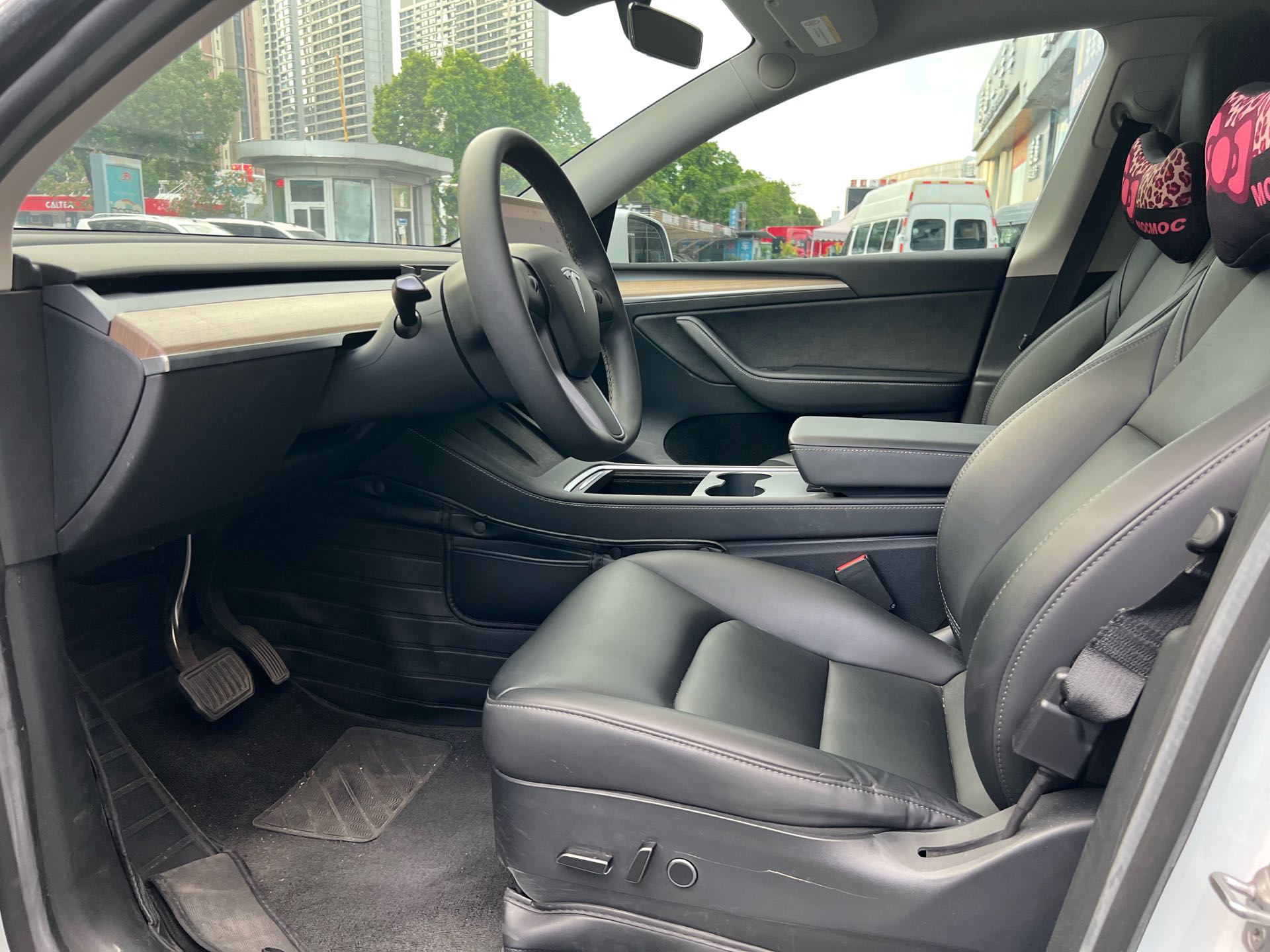 Tesla Model Y 2022 car image #6
