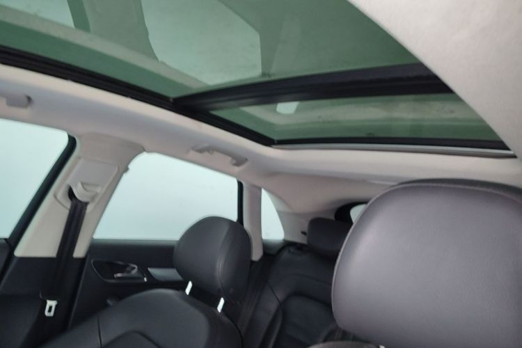 Audi Q3 2015 immagine di auto #18