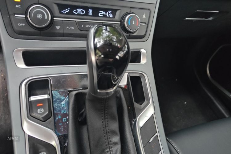 GEELY Emgrand 2021 car image #16