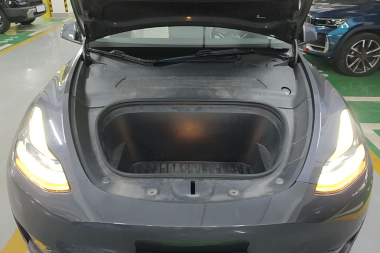 Tesla Model Y 2022 car image #20
