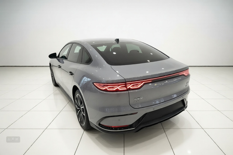 BYD Han 2025 car image #5