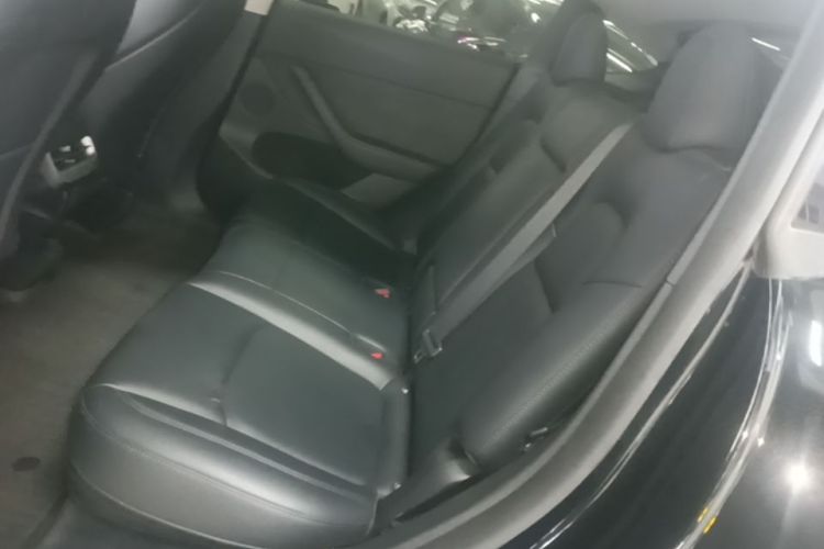 Tesla Model Y 2023 immagine di auto #17