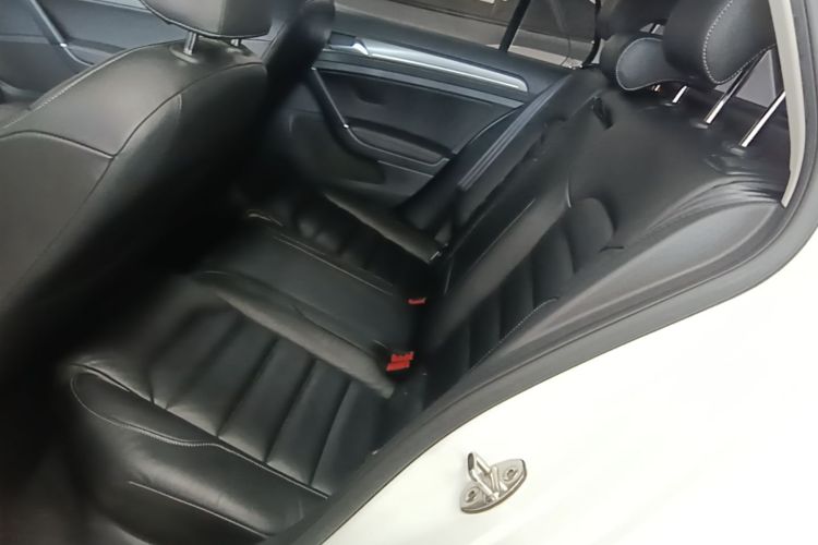 Volkswagen Golf 2016 car image #17