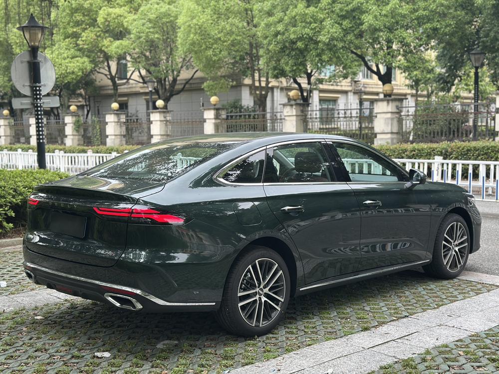 GEELY Emgrand 2025 car image #6