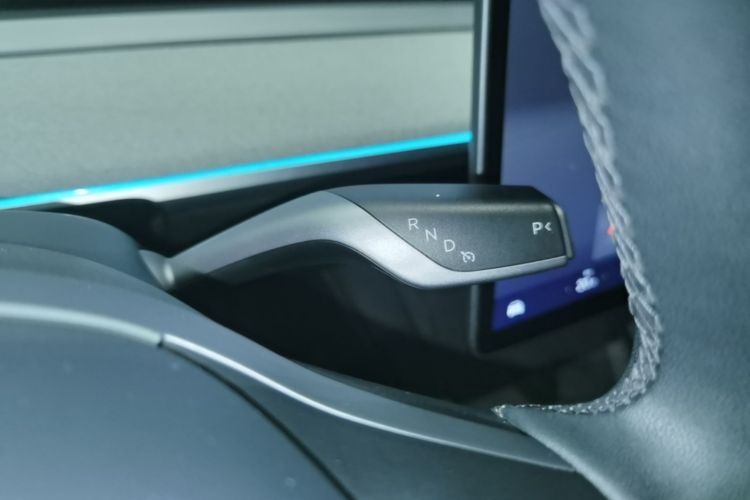 Tesla Model Y 2024 #17 Tesla Model Y 2024 car image #17