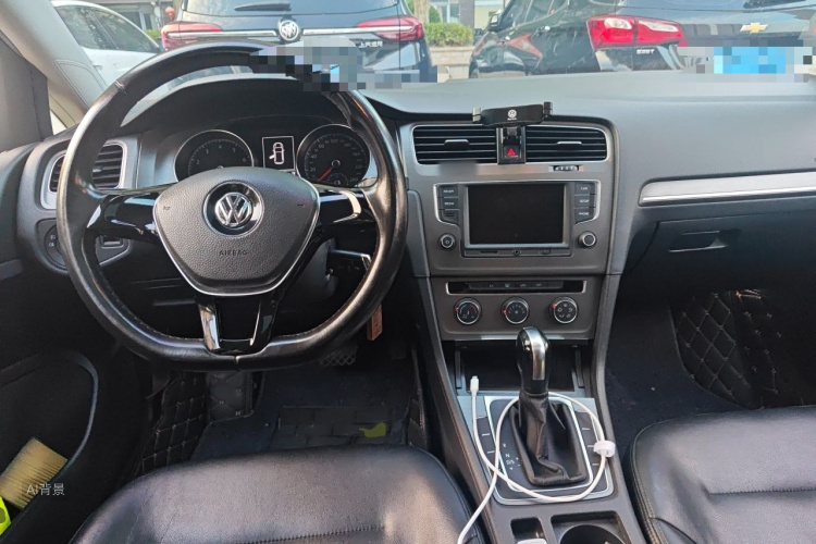 Volkswagen Golf 2017 car image #11