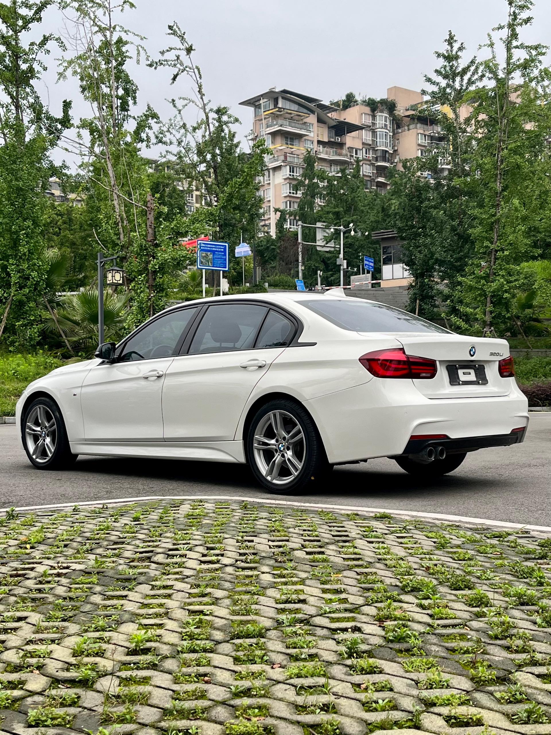 BMW 3 Series 2018 image de voiture #7