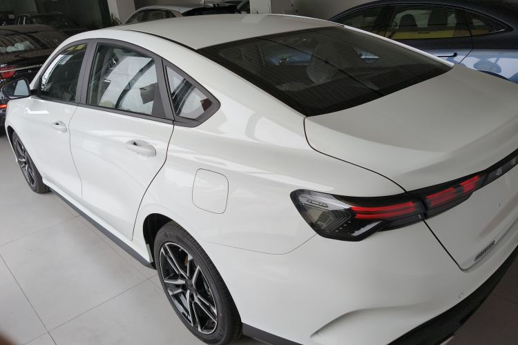 GEELY Binray 2026 #7 GEELY Binray 2026 car image #7