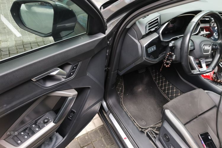 Audi Q3 2022 car image #18