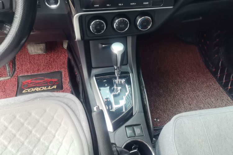 Toyota Corolla 2018 immagine di auto #14