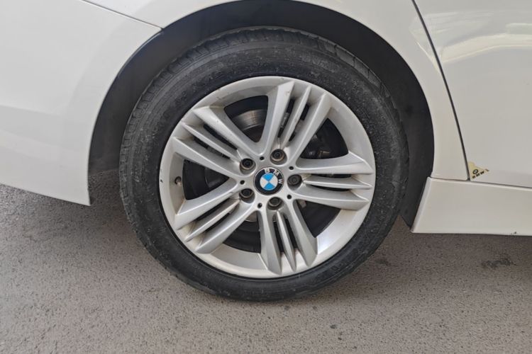 BMW 3 Series 2017 #10 BMW 3 Series 2017 car image #10