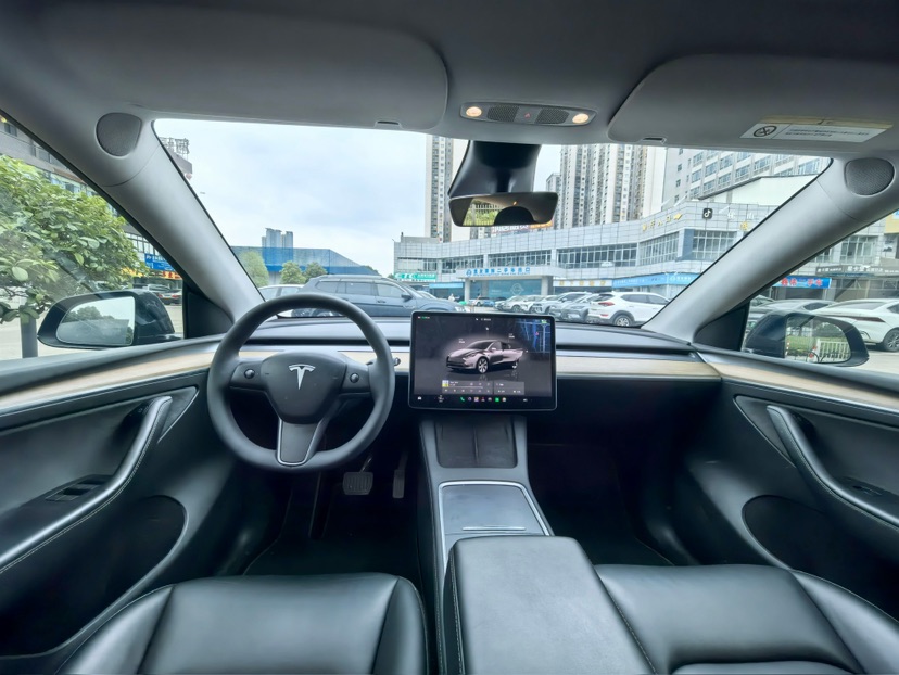 Tesla Model Y 2023 #6 Tesla Model Y 2023 car image #6