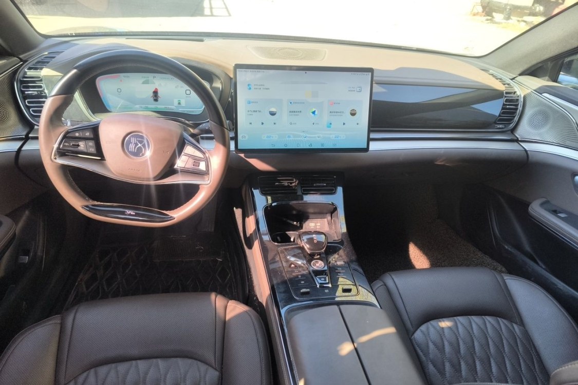 BYD Han 2022 #21 BYD Han 2022 car image #21