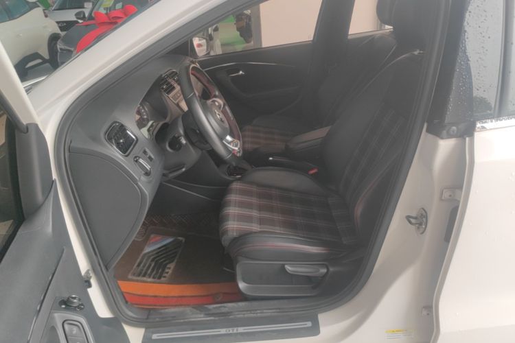 Volkswagen Polo 2017 car image #15