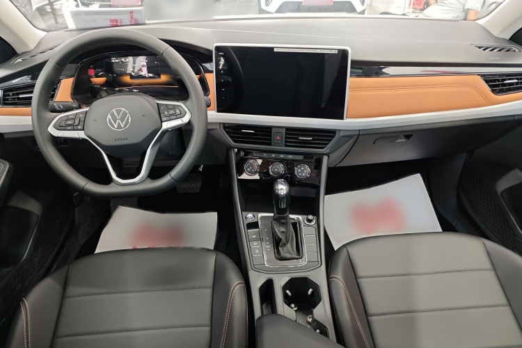 Volkswagen Bora 2026 car image #8