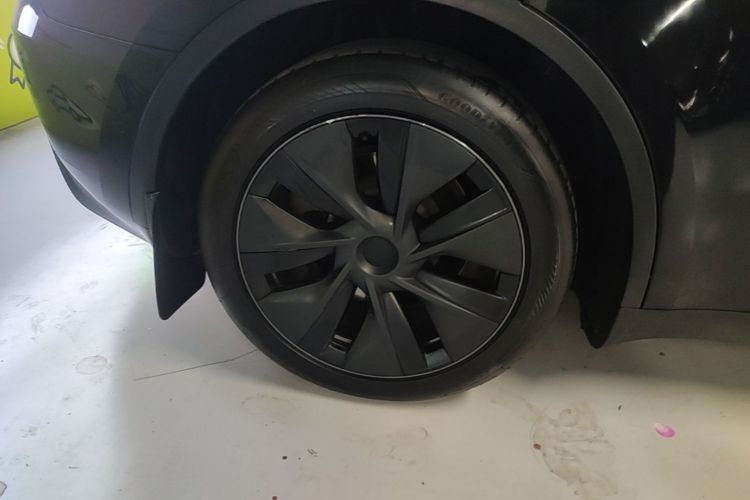 Tesla Model Y 2023 #10 Tesla Model Y 2023 car image #10