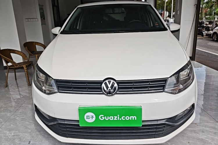 Volkswagen Polo 2019 car image #3