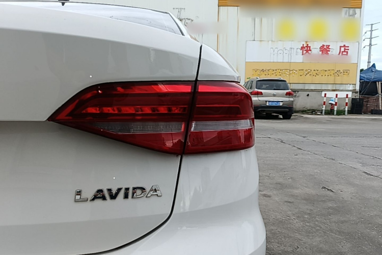 Volkswagen Lavida 2020 car image #8