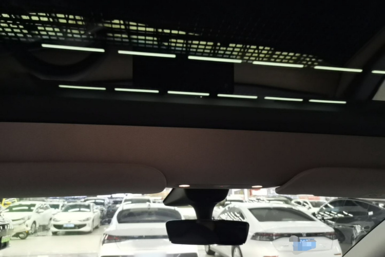 Tesla Model Y 2022 car image #20