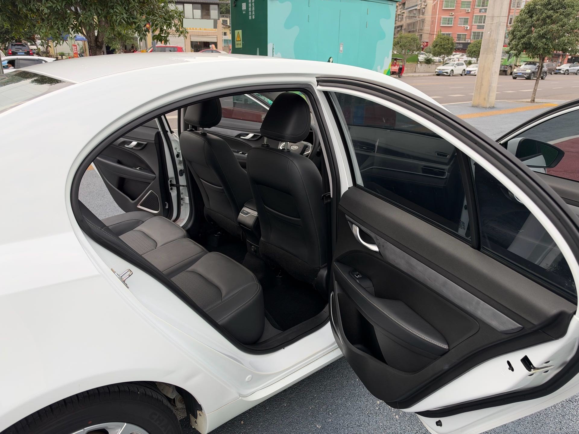 GEELY Emgrand 2021 car image #11