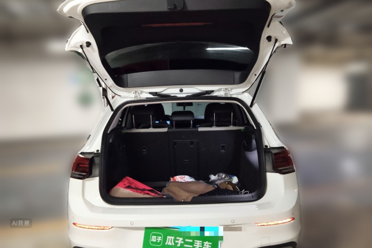 Volkswagen Golf 2023 car image #21