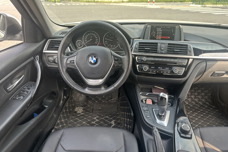 BMW 3 Series 2017 #17 BMW 3 Series 2017 car image #17
