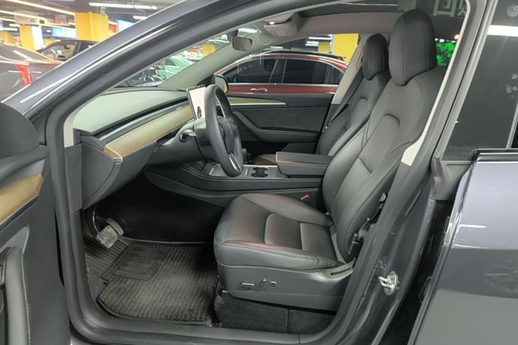 Tesla Model Y 2021 car image #15