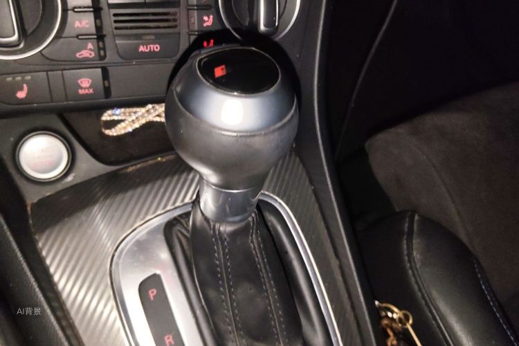 Audi Q3 2019 car image #16