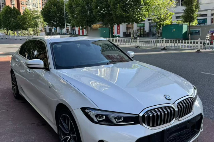 BMW 3 Series 2023 #4 BMW 3 Series 2023 car image #4